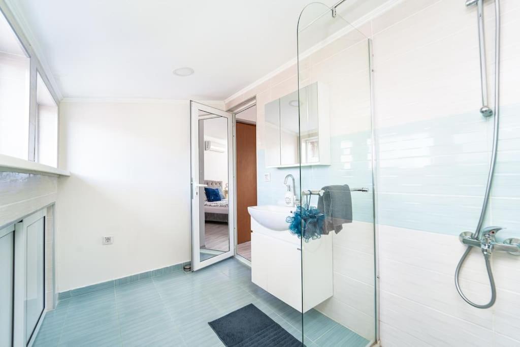 Central Apartment 2Bd Next To Vitosha Bul. Sofia Exterior foto