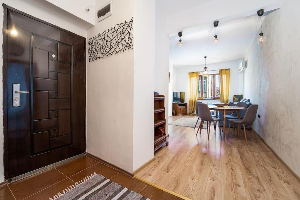 Central Apartment 2Bd Next To Vitosha Bul. Sofia Exterior foto