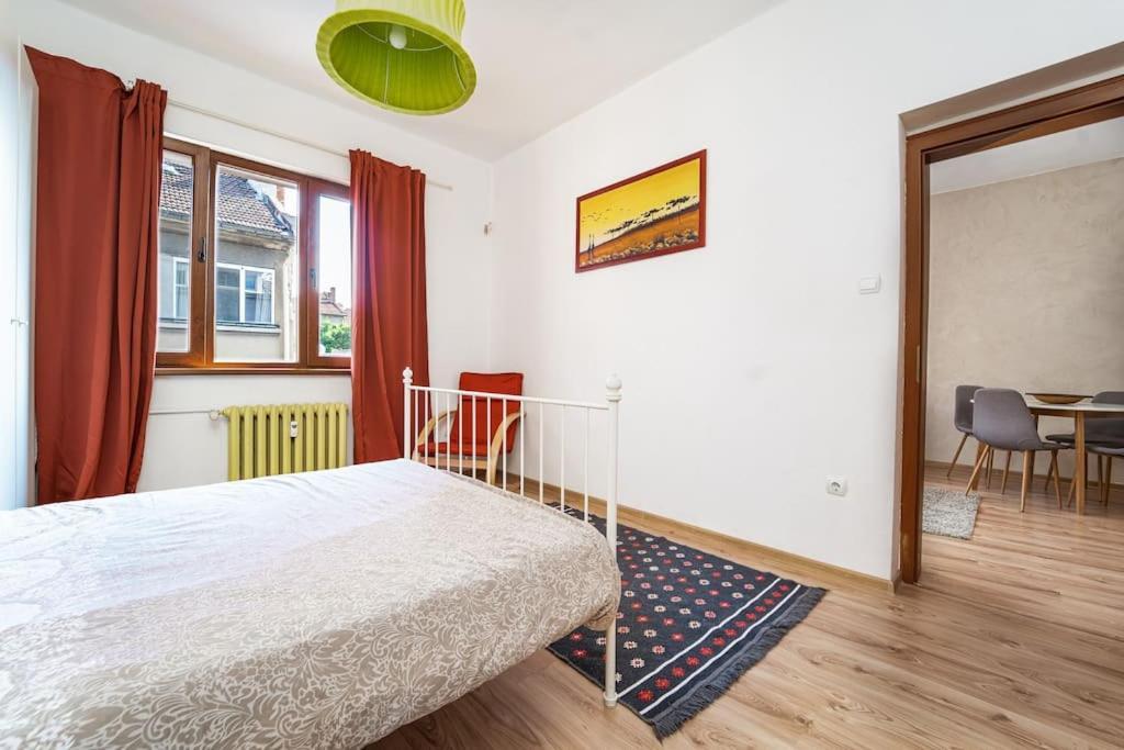 Central Apartment 2Bd Next To Vitosha Bul. Sofia Exterior foto